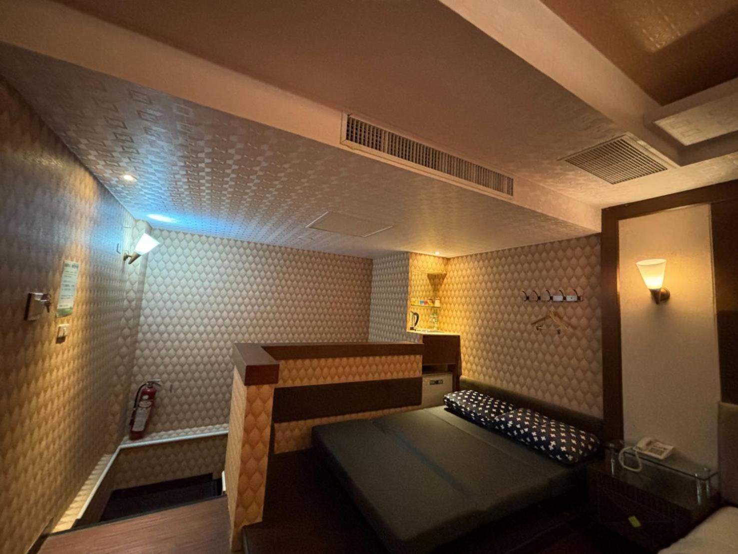 Hua Xiang Motel - Da Chang Гаосюн Екстер'єр фото