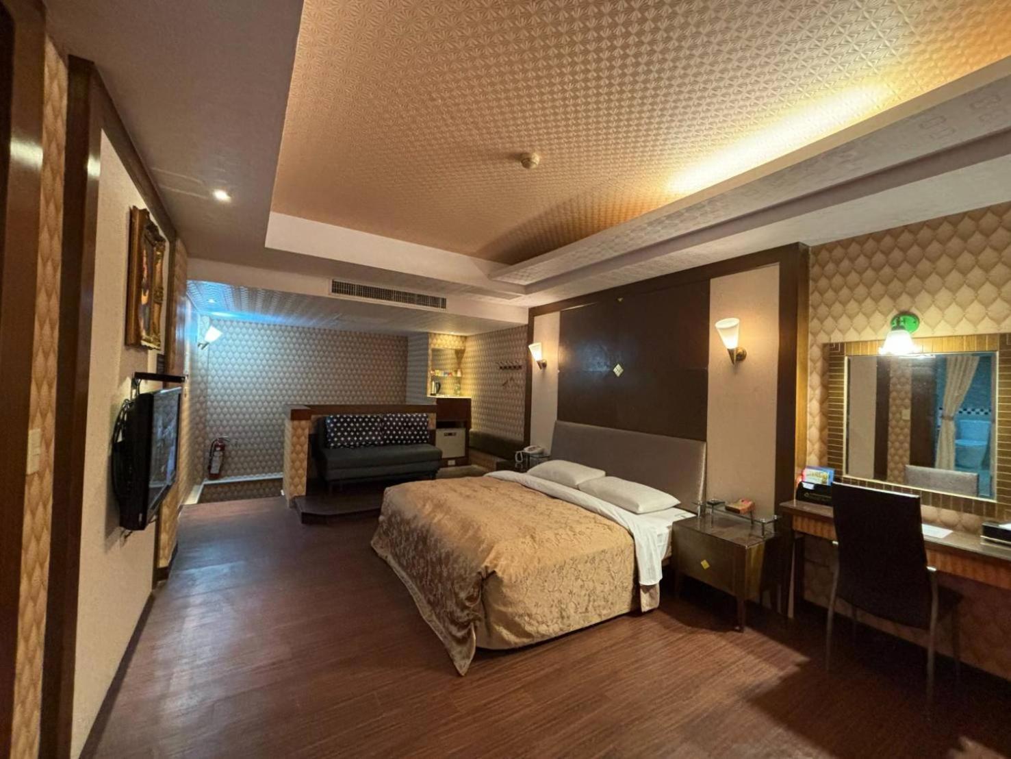 Hua Xiang Motel - Da Chang Гаосюн Екстер'єр фото