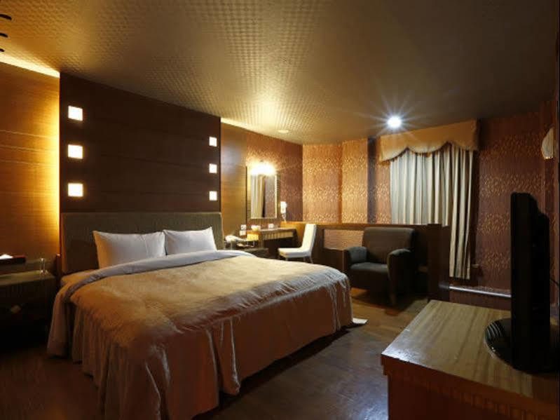 Hua Xiang Motel - Da Chang Гаосюн Екстер'єр фото